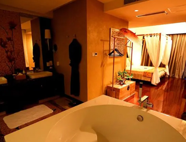 苏州养生会所的黄昏恋：当爱情遇上八十岁